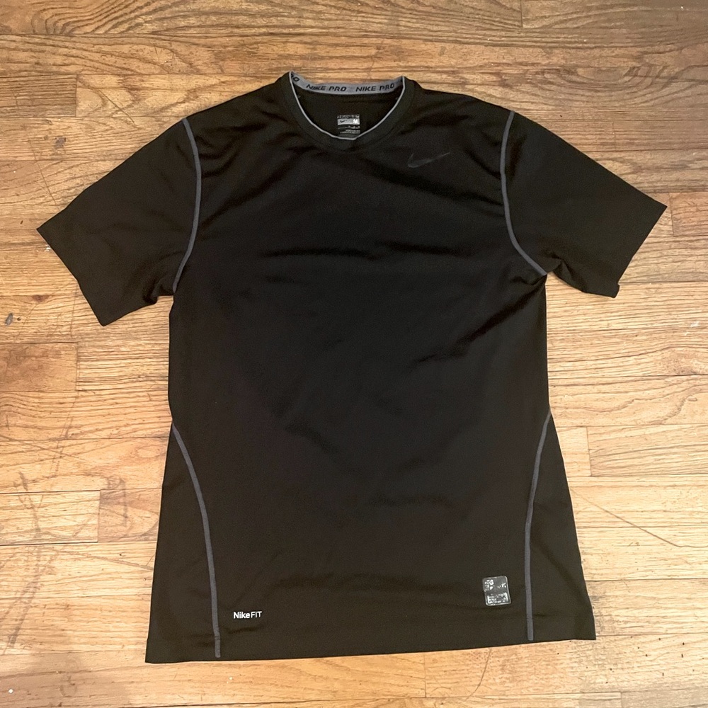 Nike fit short sleeve athletic tee